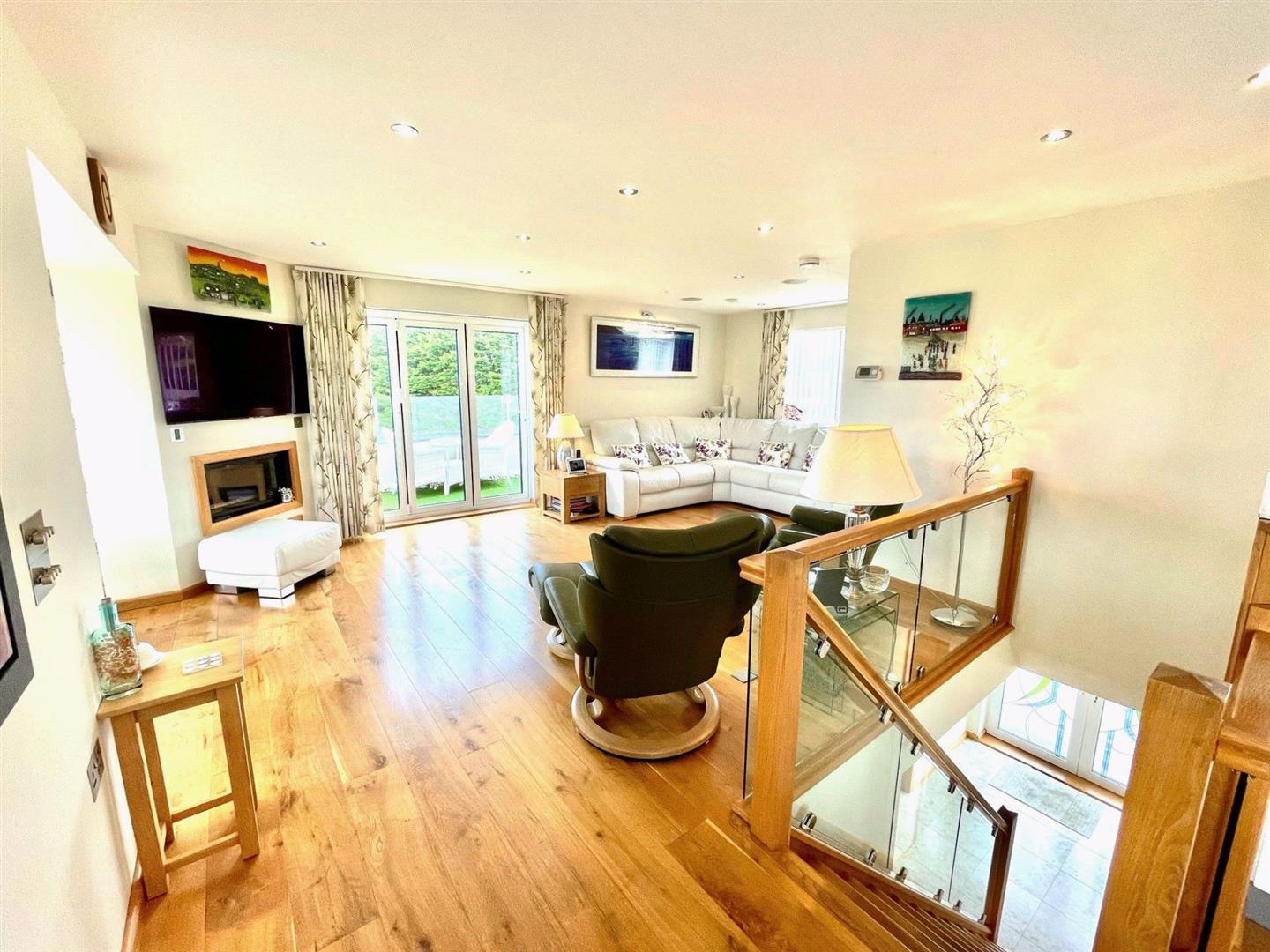3 bed property in Tram Cross Lane, Redruth